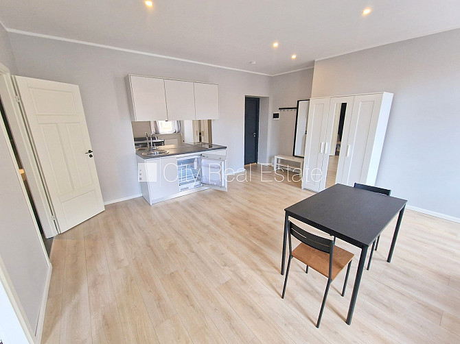 Fasādes māja, renovēta māja, slēgts pagalms, ieeja no ielas un pagalma, kāpņu telpa pēc Rīga - foto 7