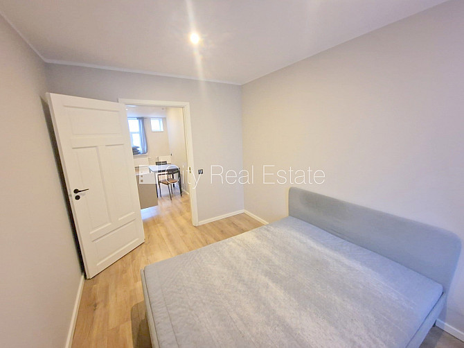 Pagalma ēka, renovēta māja, slēgts pagalms, ieeja no ielas un pagalma, kāpņu telpa pēc Rīga - foto 11