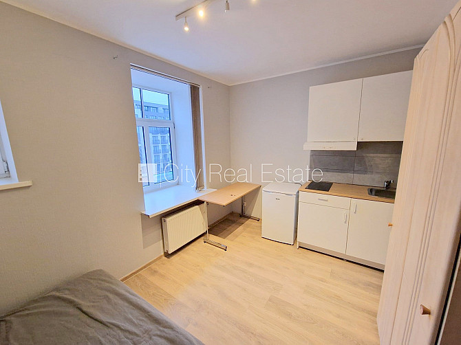 Fasādes māja, renovēta māja, slēgts pagalms, ieeja no pagalma, kāpņu telpa pēc kapitālā Rīga - foto 1