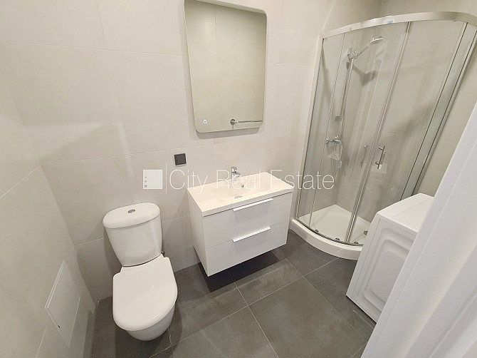 Pagalma ēka, renovēta māja, slēgts pagalms, ieeja no ielas un pagalma, ir lifts, kāpņu telpa Rīga - foto 15