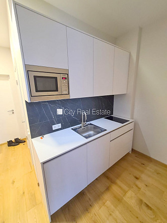 Pagalma ēka, renovēta māja, slēgts pagalms, ieeja no ielas un pagalma, ir lifts, kāpņu telpa Rīga - foto 4