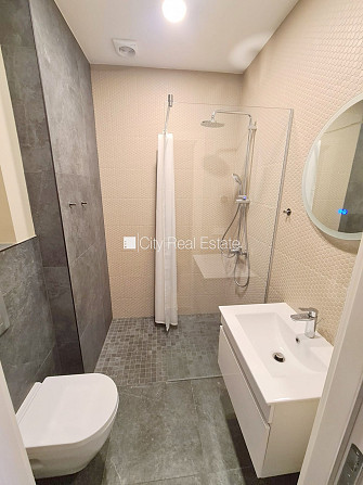 Pagalma ēka, renovēta māja, slēgts pagalms, ieeja no ielas un pagalma, ir lifts, kāpņu telpa Rīga - foto 11