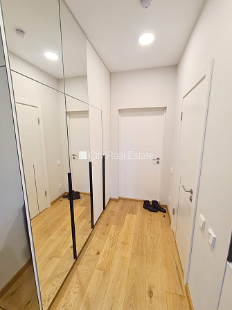 Pagalma ēka, renovēta māja, slēgts pagalms, ieeja no ielas un pagalma, ir lifts, kāpņu telpa Rīga - foto 14