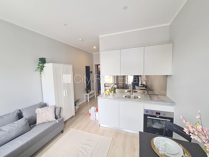 Здание во дворе, фасадный дом, вход с улицы, лестничная клетка после капитального Рига - изображение 2