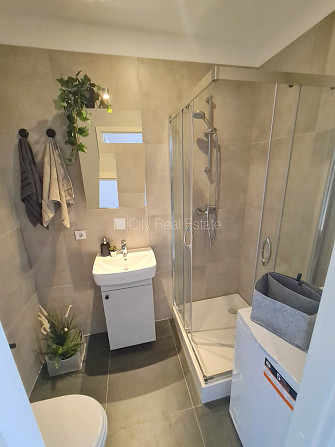 Здание во дворе, фасадный дом, вход с улицы, лестничная клетка после капитального Рига - изображение 9