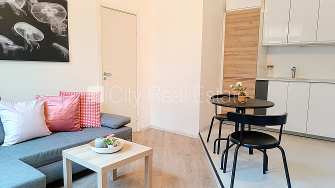 Pagalma ēka, renovēta māja, slēgts pagalms, ieeja no ielas un pagalma, kāpņu telpa pēc Rīga - foto 5