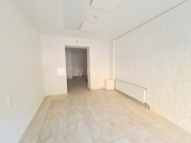 Zeme īpašumā, fasādes māja, renovēta māja, ieeja no ielas, logi vērsti uz ielas pusi, Rīga - foto 7