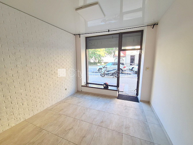 Zeme īpašumā, fasādes māja, renovēta māja, ieeja no ielas, logi vērsti uz ielas pusi, Rīga - foto 1