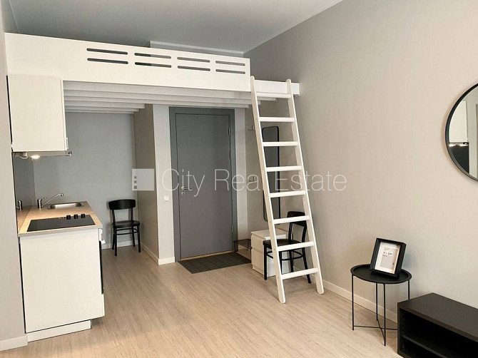 Pagalma ēka, renovēta māja, labiekārtots apzaļumots pagalms, slēgts pagalms, ieeja no ielas Rīga - foto 8