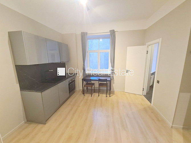 Pagalma ēka, renovēta māja, slēgts pagalms, ieeja no ielas un pagalma, ir lifts, kāpņu telpa Rīga - foto 3