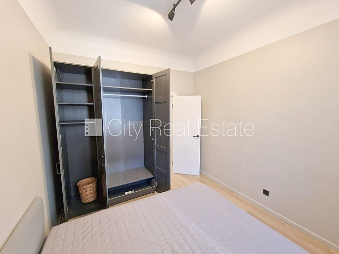 Pagalma ēka, renovēta māja, slēgts pagalms, ieeja no ielas un pagalma, ir lifts, kāpņu telpa Rīga - foto 12