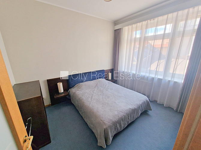 Фасадный дом, реновированный дом, вход с улицы, лифт, лестничная клетка после Рига - изображение 8