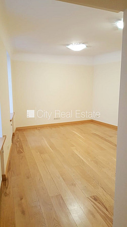 Fasādes māja, renovēta māja, viena kvadrātmetra apsaimniekošanas maksa mēnesī  0,70 EUR, Rīga - foto 4