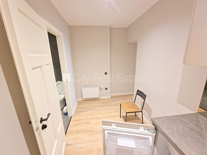 Pagalma ēka, renovēta māja, slēgts pagalms, ieeja no ielas un pagalma, logi vērsti uz ielas Rīga - foto 13