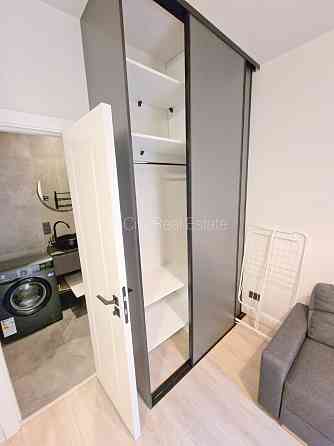 Фасадный дом, реновированный дом, закрытый двор, вход с улицы и со двора, Rīga