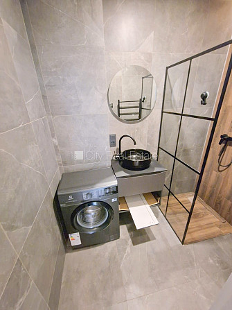 Fasādes māja, renovēta māja, slēgts pagalms, ieeja no ielas un pagalma, kāpņu telpa pēc Rīga - foto 7