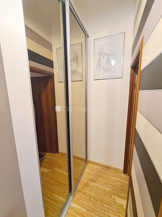 Fasādes māja, renovēta māja, objektu apsargā fiziskā apsardze, ieeja no pagalma, kāpņu Rīga - foto 8