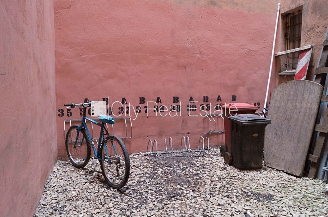 Pagalma ēka, renovēta māja, slēgts pagalms, objektu apsargā fiziskā apsardze, ieeja no Rīga - foto 19