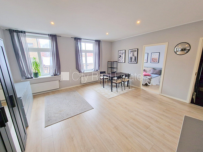 Fasādes māja, renovēta māja, slēgts pagalms, ieeja no ielas un pagalma, kāpņu telpa pēc Rīga - foto 2