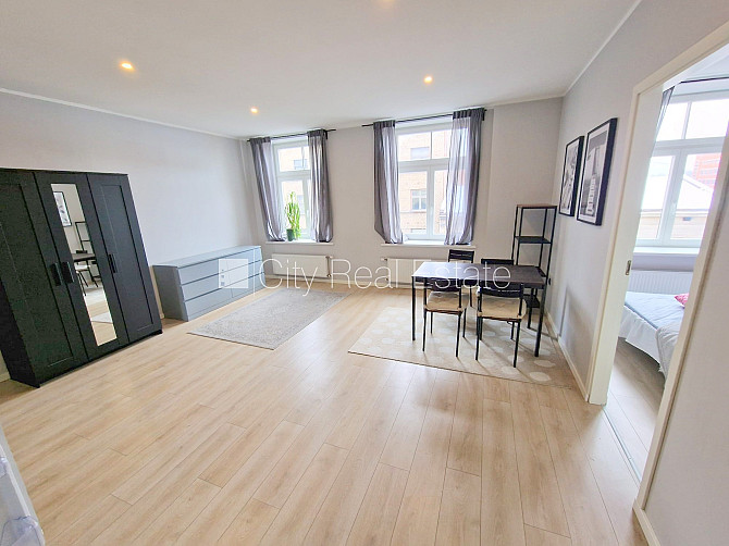 Fasādes māja, renovēta māja, slēgts pagalms, ieeja no ielas un pagalma, kāpņu telpa pēc Rīga - foto 4