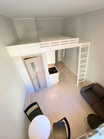 Fasādes māja, renovēta māja, slēgts pagalms, ieeja no ielas, kāpņu telpa pēc kapitālā Rīga - foto 2