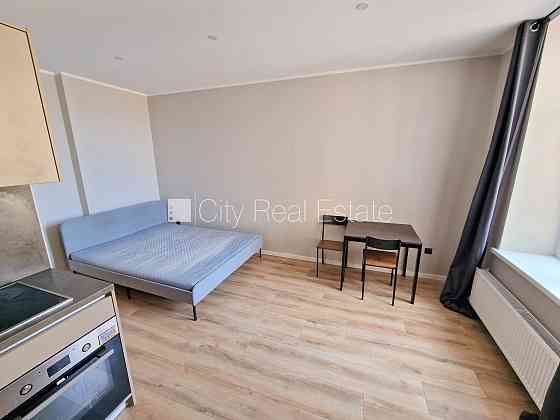 Фасадный дом, реновированный дом, закрытый двор, вход с улицы и со двора, Rīga