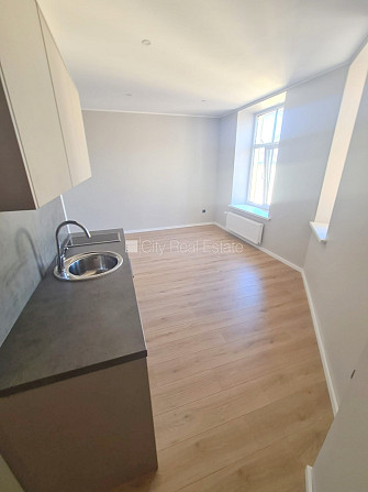 Fasādes māja, renovēta māja, slēgts pagalms, ieeja no ielas un pagalma, kāpņu telpa pēc Rīga - foto 8