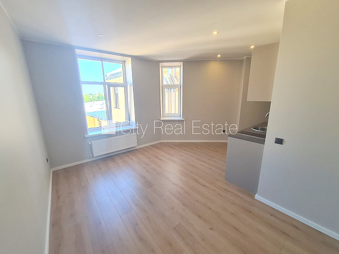 Fasādes māja, renovēta māja, slēgts pagalms, ieeja no ielas un pagalma, kāpņu telpa pēc Rīga - foto 6