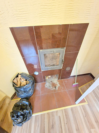 Fasādes māja, renovēta māja, ieeja no ielas, kāpņu telpa pēc kosmētiskā remonta, logi Rīga - foto 11