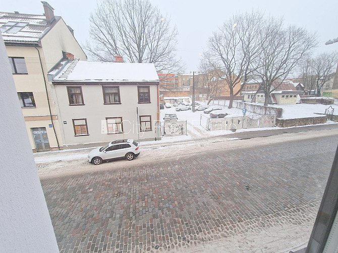 Fasādes māja, renovēta māja, ieeja no ielas, kāpņu telpa pēc kapitālā remonta, logi Rīga - foto 8