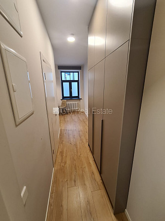 Pagalma ēka, renovēta māja, slēgts pagalms, ieeja no pagalma, ir lifts, kāpņu telpa pēc Rīga - foto 10