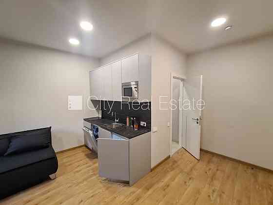 Здание во дворе, реновированный дом, закрытый двор, вход со двора, лифт, Rīga