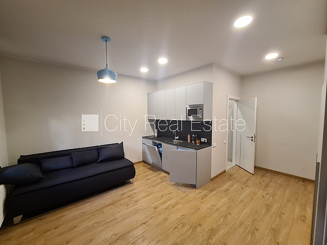 Pagalma ēka, renovēta māja, slēgts pagalms, ieeja no pagalma, ir lifts, kāpņu telpa pēc Rīga - foto 10