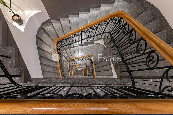 Fasādes māja, renovēta māja, slēgts pagalms, ieeja no ielas un pagalma, ir lifts, kāpņu Rīga - foto 10