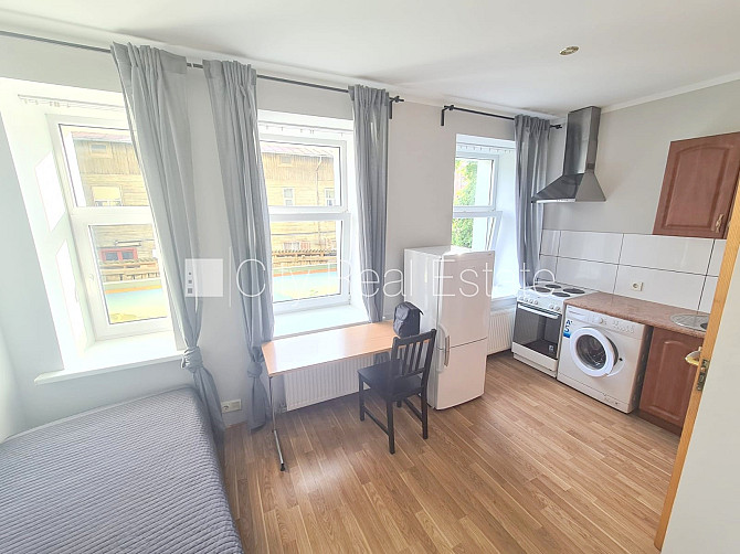 Здание во дворе, реновированный дом, закрытый двор, вход с улицы и со двора, Рига - изображение 1