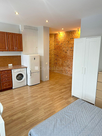 Здание во дворе, реновированный дом, закрытый двор, вход с улицы и со двора, Рига - изображение 3