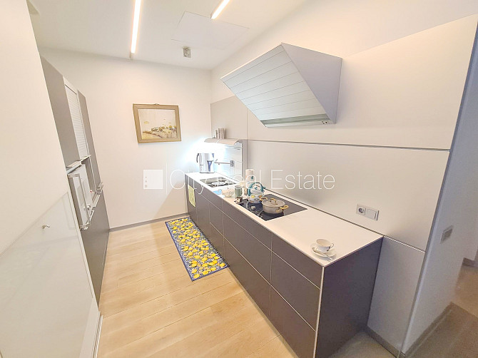 Jaunceltne, apsargāta teritorija, objektu apsargā fiziskā apsardze, ieeja no ielas, luksuss Rīga - foto 18