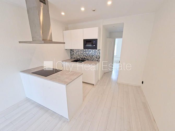 Фасадный дом, реновированный дом, закрытый двор, вход с улицы и со двора, Рига - изображение 5