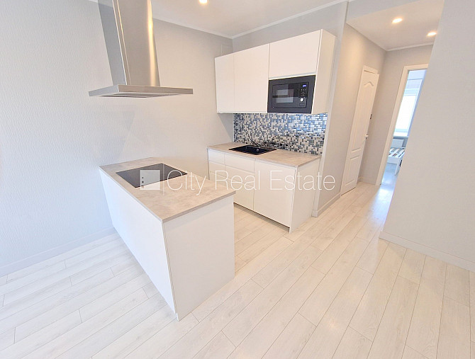 Фасадный дом, реновированный дом, закрытый двор, вход с улицы и со двора, Рига - изображение 7