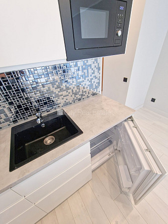 Фасадный дом, реновированный дом, закрытый двор, вход с улицы и со двора, Рига - изображение 17