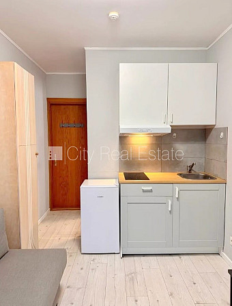 Fasādes māja, renovēta māja, ieeja no ielas un pagalma, kāpņu telpa pēc kosmētiskā Rīga - foto 3