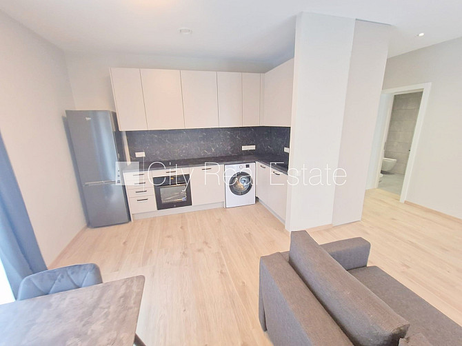 Фасадный дом, реновированный дом, закрытый двор, территория обнесена забором, Рига - изображение 8