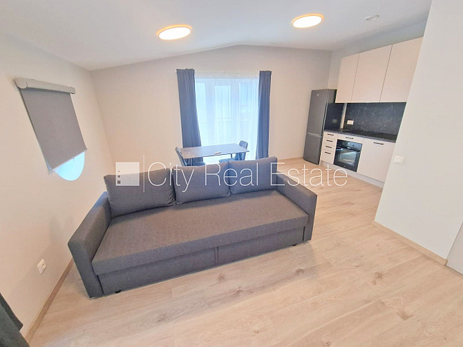 Фасадный дом, реновированный дом, закрытый двор, территория обнесена забором, Рига - изображение 10