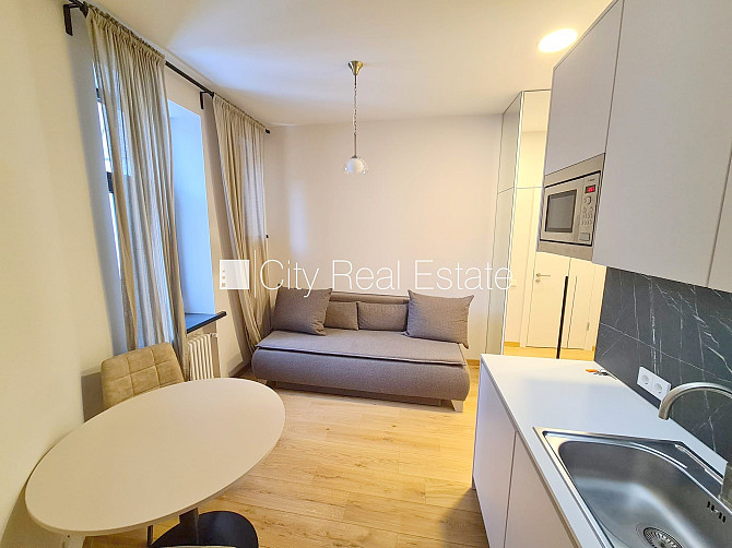 Здание во дворе, реновированный дом, закрытый двор, вход с улицы и со двора, лифт, Рига - изображение 12