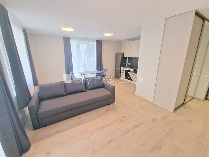 Фасадный дом, реновированный дом, закрытый двор, территория обнесена забором, Рига - изображение 13