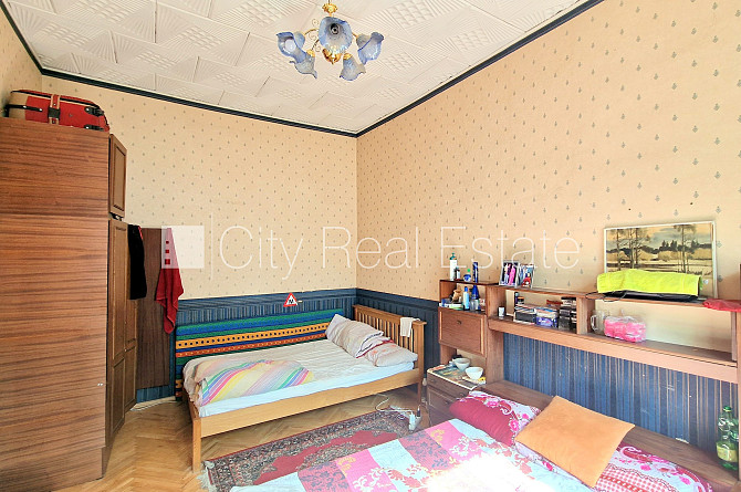 Фасадный дом, вход со двора, лестничная клетка после косметического ремонта, окна Рига - изображение 5