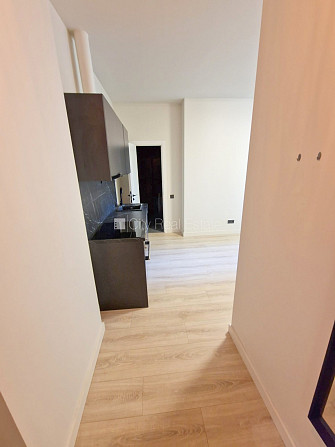 Фасадный дом, реновированный дом, закрытый двор, вход с улицы, лифт, лестничная Рига - изображение 11