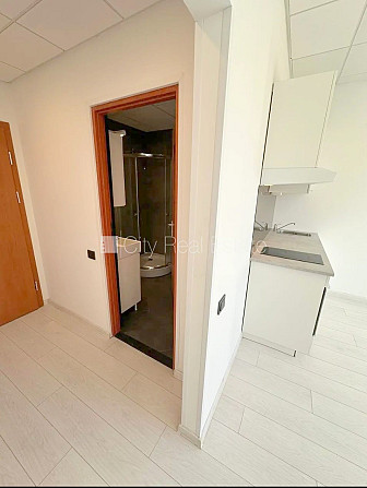 Фасадный дом, реновированный дом, закрытый двор, территория обнесена забором, Рига - изображение 7