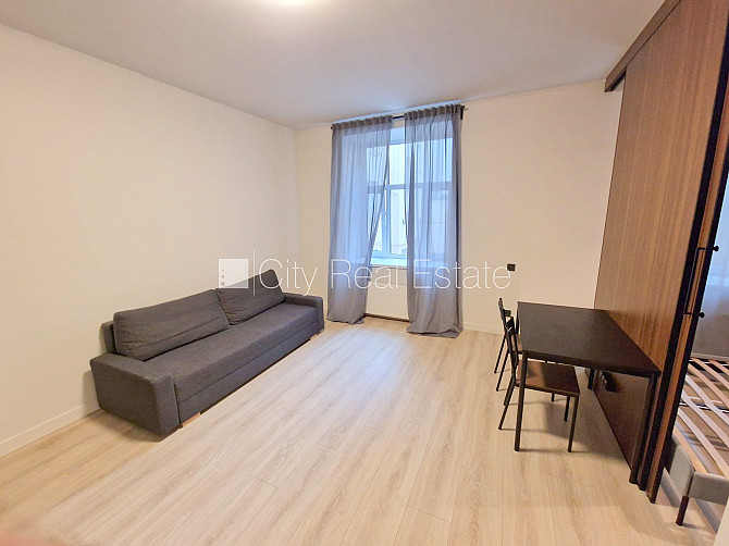 Фасадный дом, реновированный дом, закрытый двор, вход с улицы, лифт, лестничная Рига - изображение 3