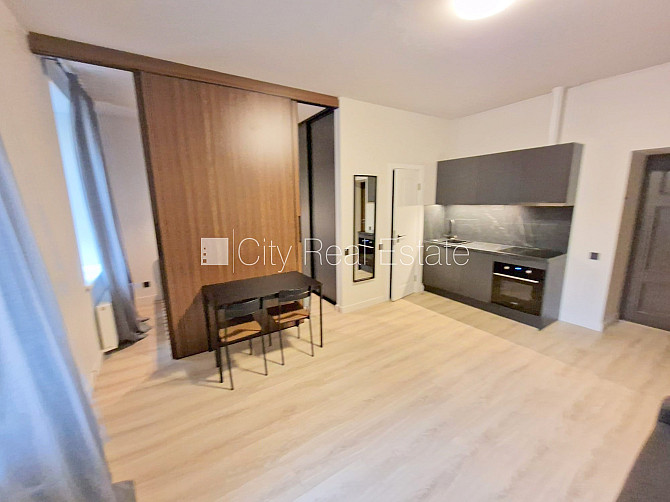 Фасадный дом, реновированный дом, закрытый двор, вход с улицы, лифт, лестничная Рига - изображение 2